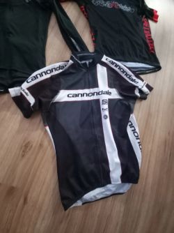 Dresy Pearl izumi, Cannondale, Specialized