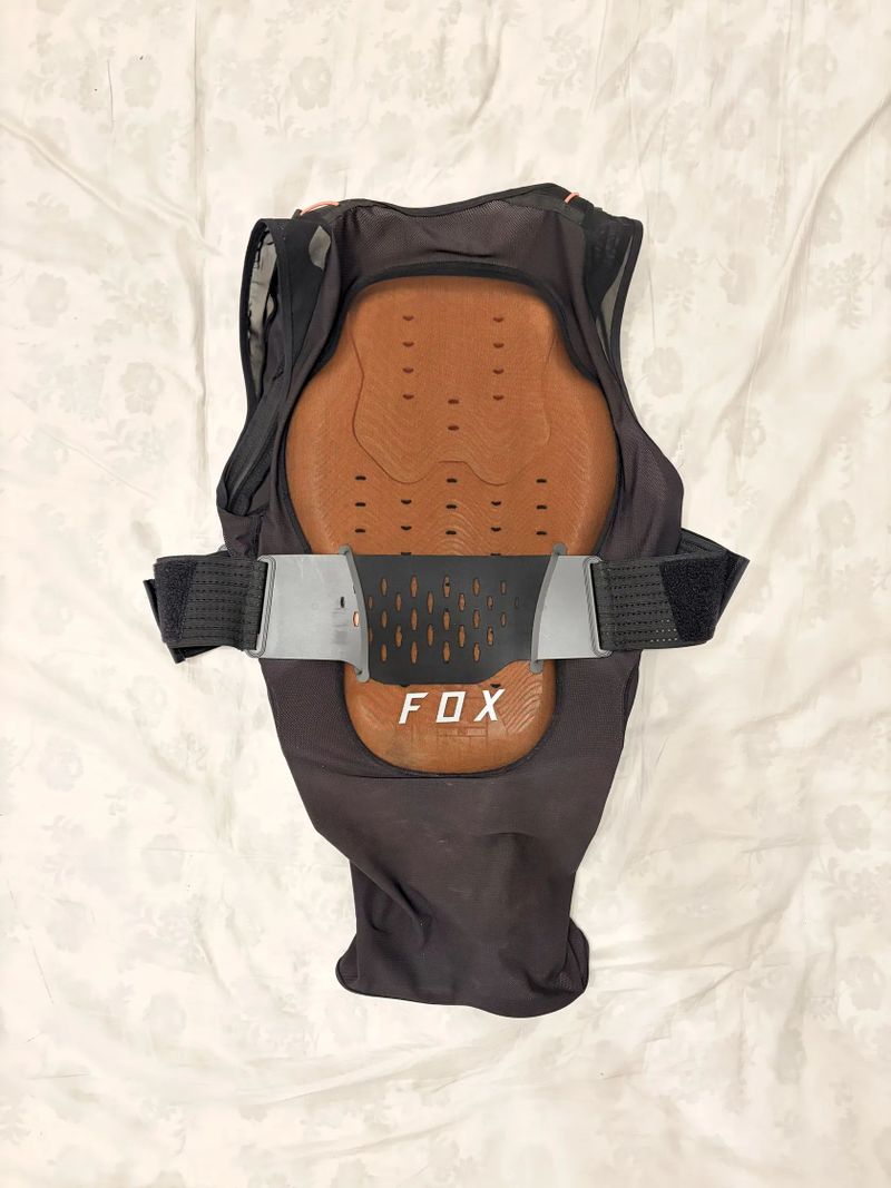 Chránič FOX Baseframe PRO D3O (vel. M)