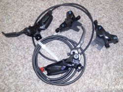 Nové brzdy Sram G2 Ultimate Carbon Rainbow, 4 písty