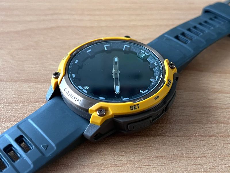 Hybridní hodinky Garmin Instinct Crossover AMOLED