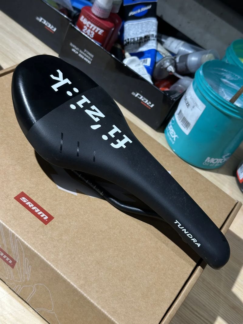 FIZIK Tundra MG