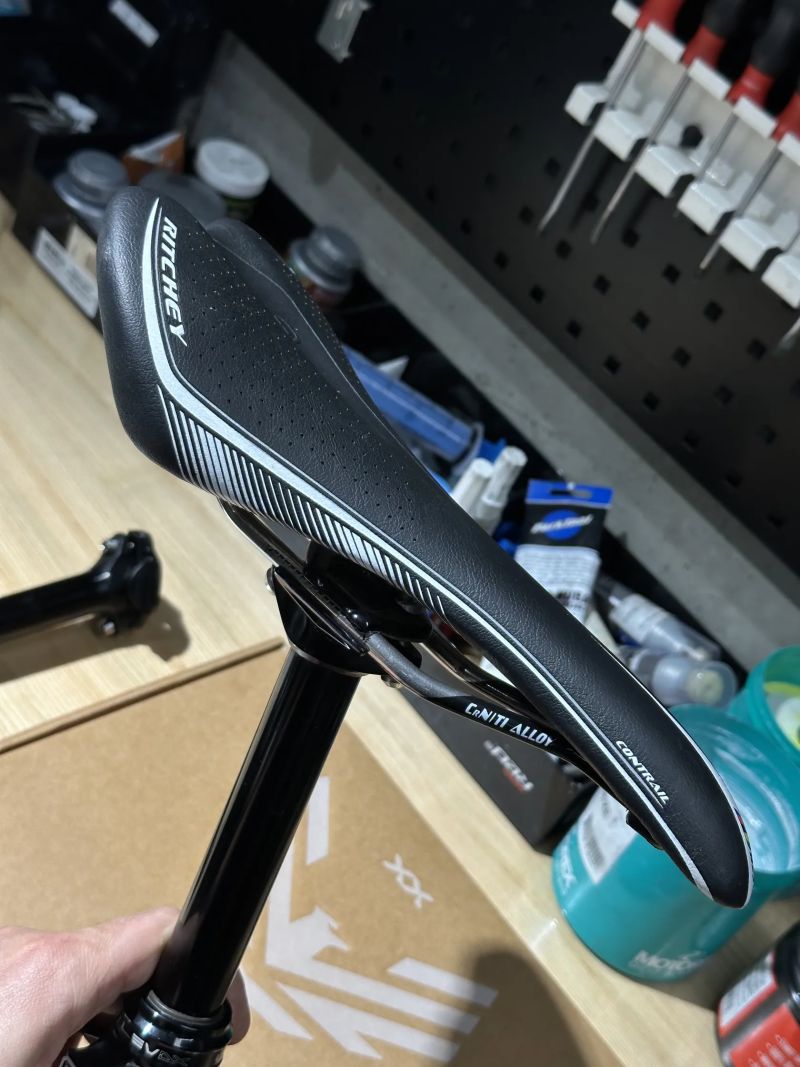 teleskopická sedlovka KS LEV externí vedení! 