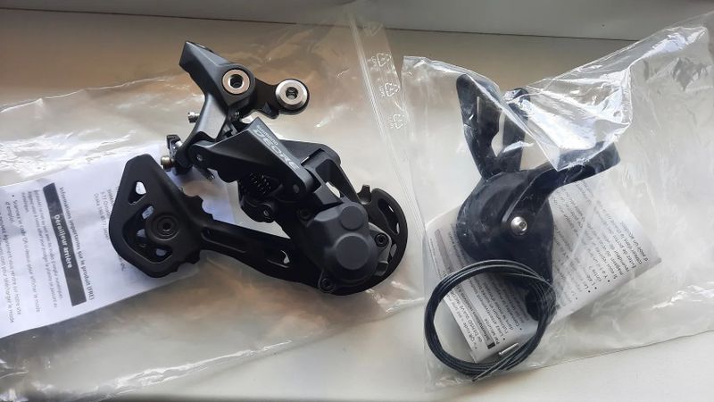 Shimano přehazovačka RD-M5120 10/11s + řazení