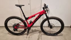 Prodám Trek E-Caliber 9.8 GX AXS L v perfektním stavu