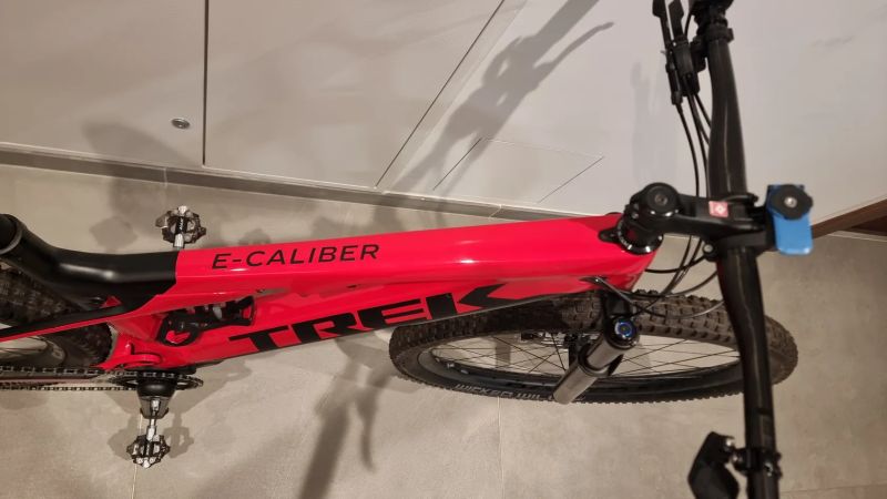 Prodám Trek E-Caliber 9.8 GX AXS L v perfektním stavu