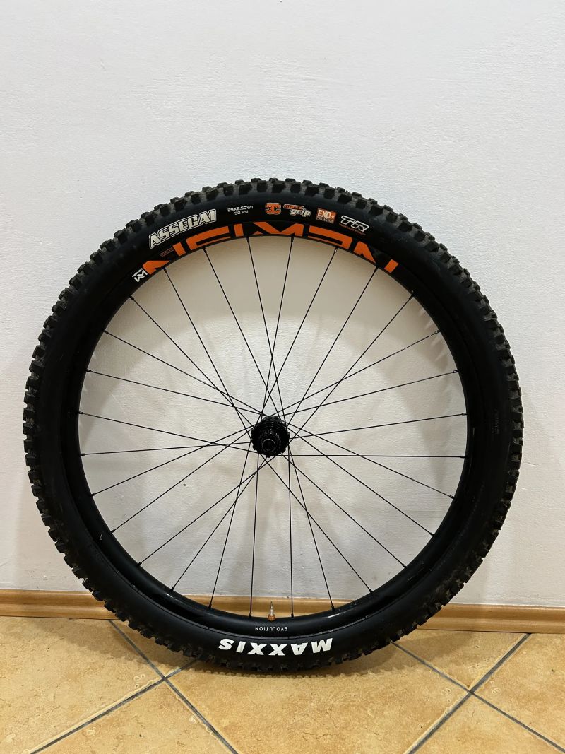 zadni kolo 29” newmen Evolution boost