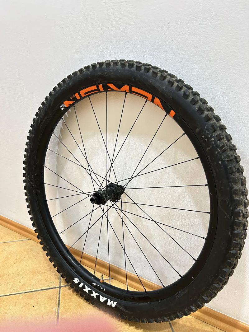 zadni kolo 29” newmen Evolution boost