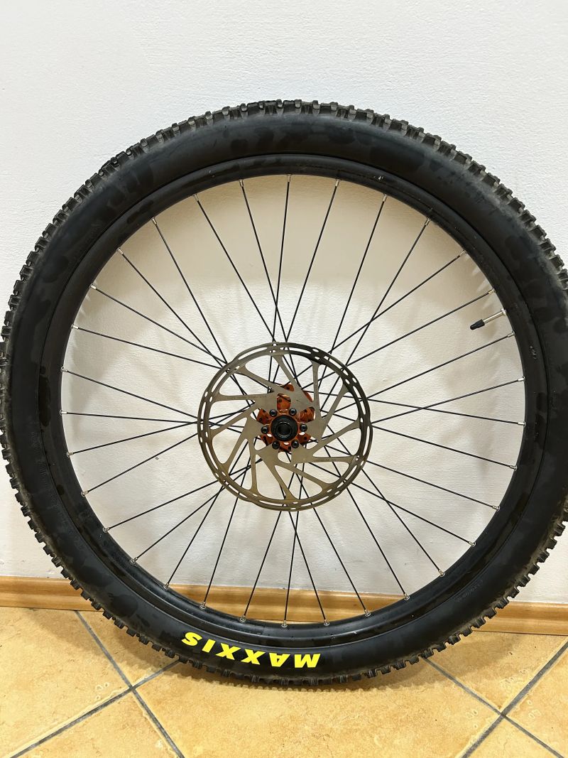 Predni kolo boost WTB x whyte 110x15”