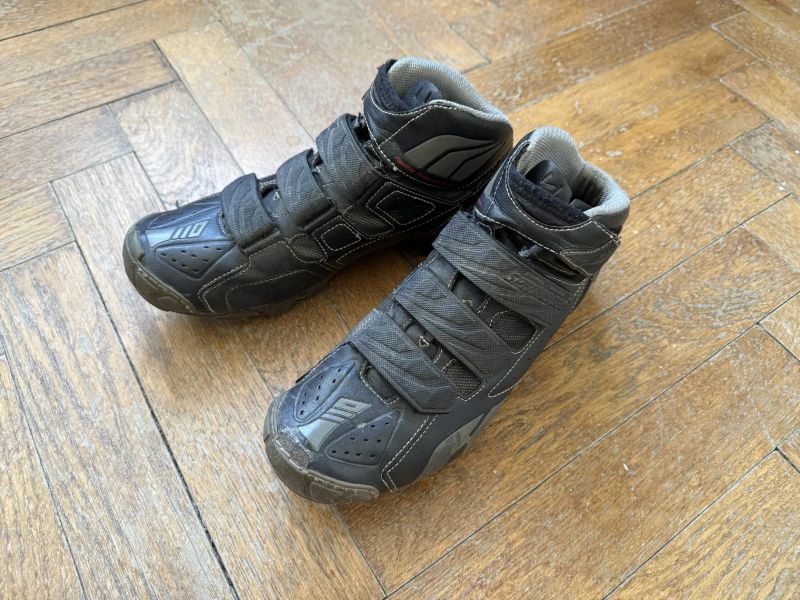 kotníkové MTB tretry Specialized Trail