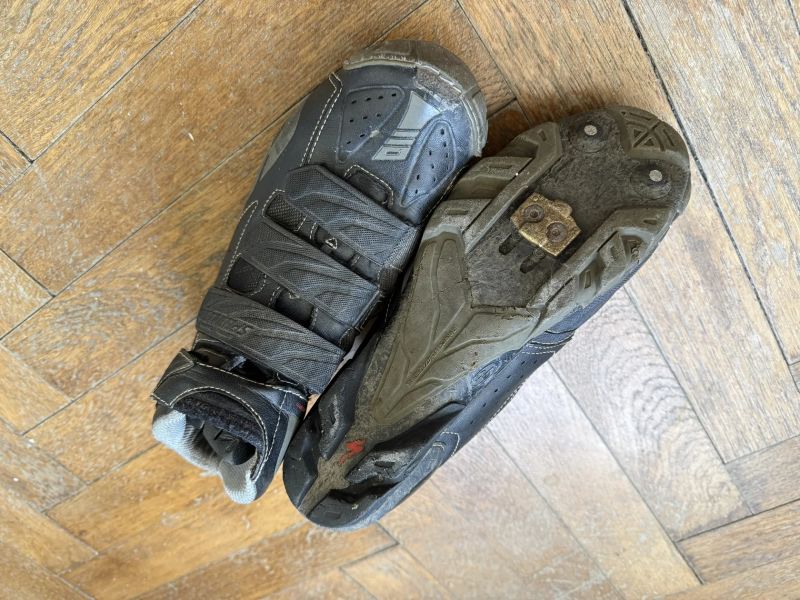 kotníkové MTB tretry Specialized Trail