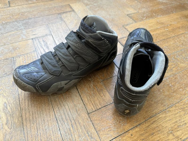 kotníkové MTB tretry Specialized Trail