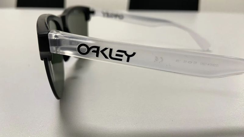 Oakley Frogskins Lite