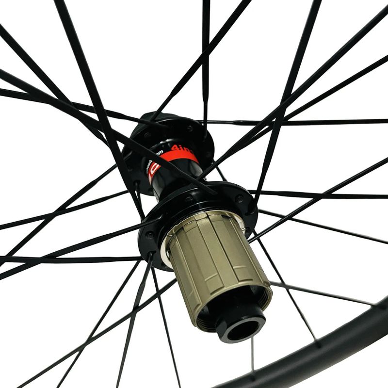 IHNED SKLADEM - Set silničních kol pro diskové brzdy 38mm výška