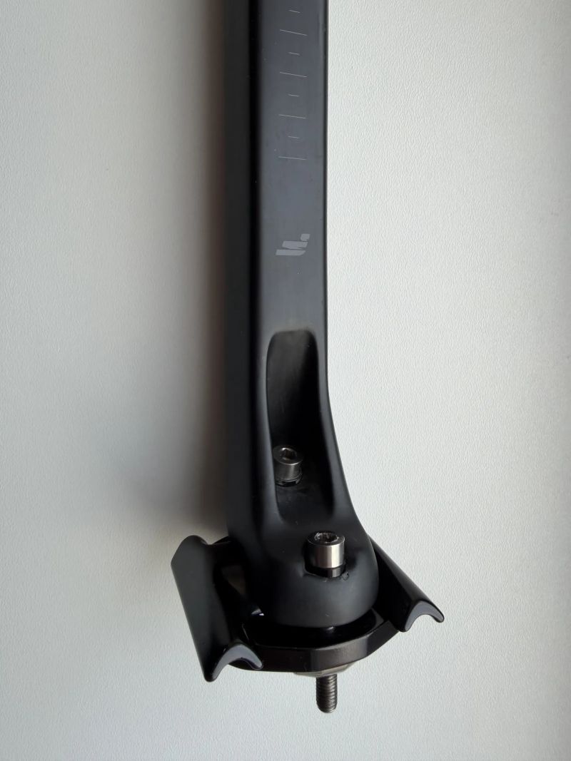 Prodám sedlovku FOCUS Aero Carbon, D-shape, setback 15mm: 