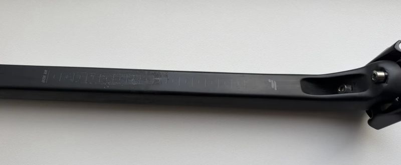 Prodám sedlovku FOCUS Aero Carbon, D-shape, setback 15mm: 