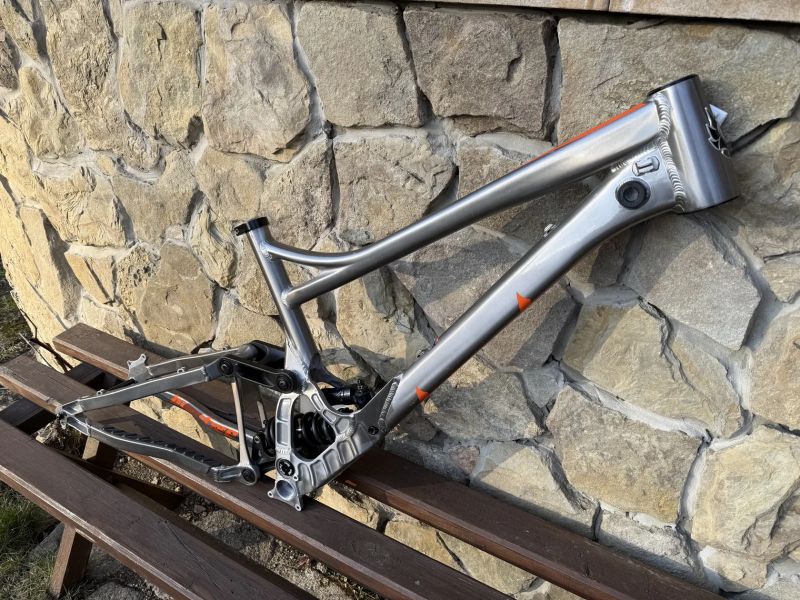 Banshee Bikes Legend 29