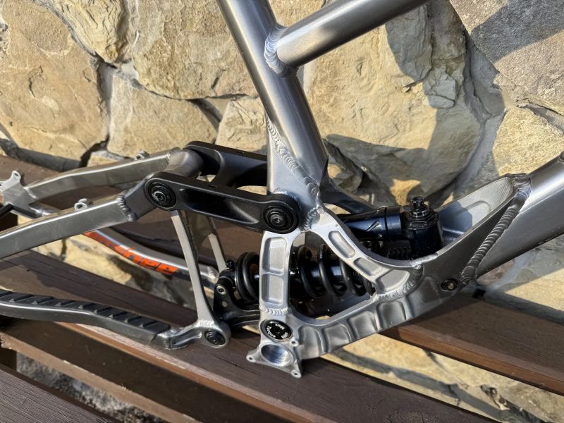 Banshee Bikes Legend 29