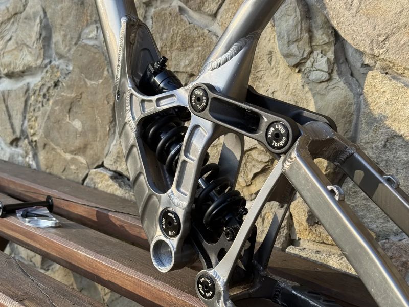 Banshee Bikes Legend 29