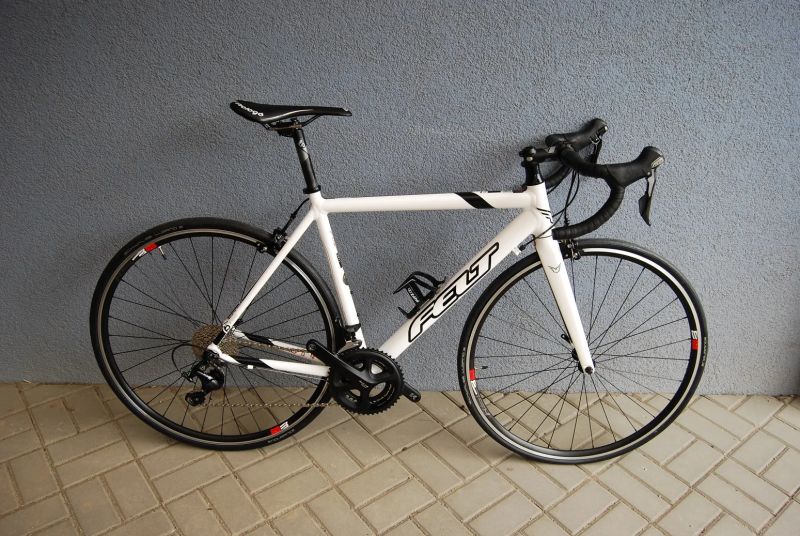 Silniční kolo Felt 54CM