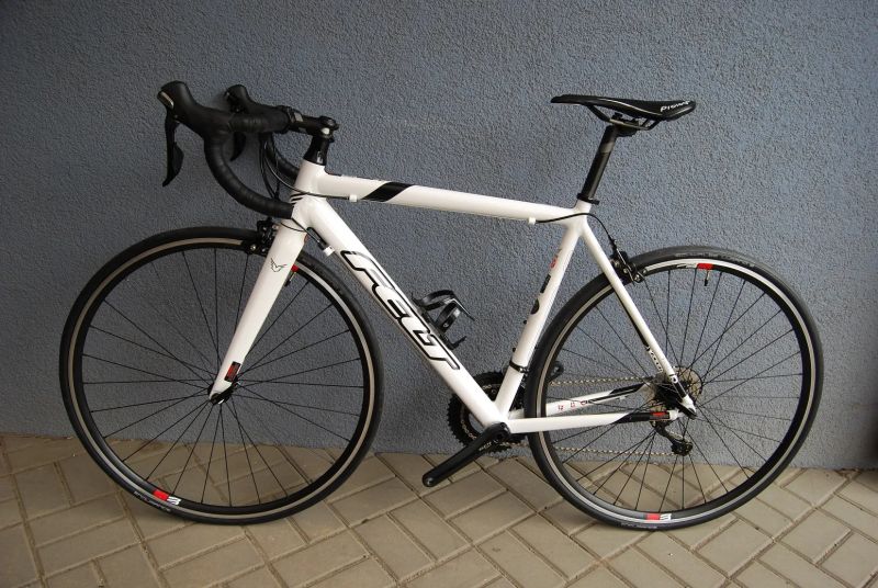 Silniční kolo Felt 54CM