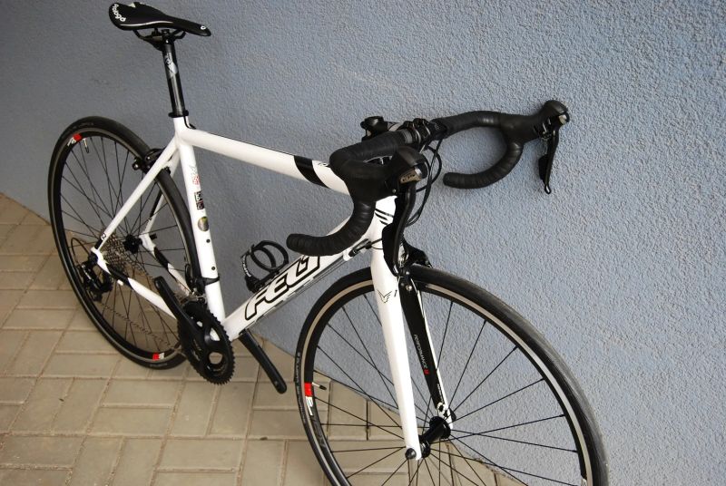 Silniční kolo Felt 54CM