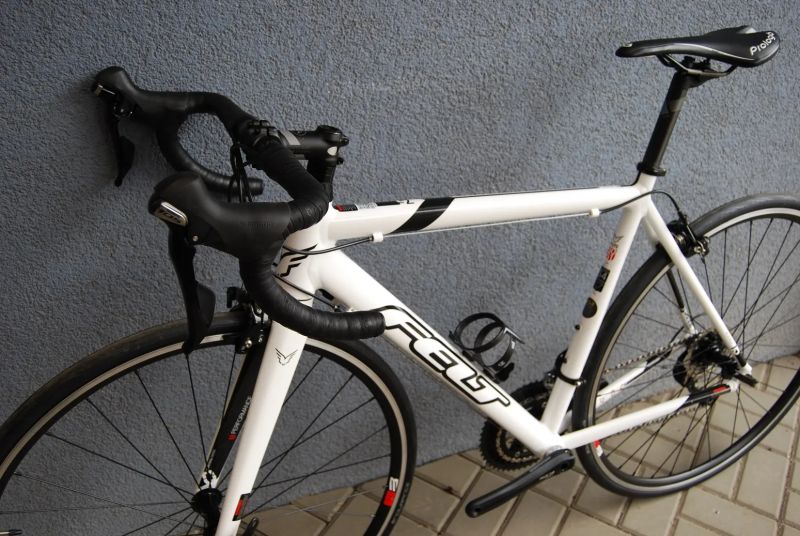 Silniční kolo Felt 54CM