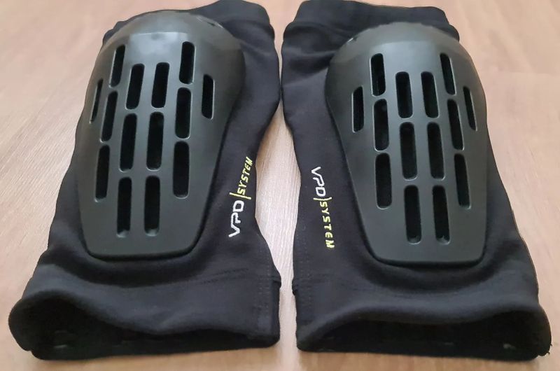 Chrániče loktů POC VPD System Lite Elbow – Uranium Black, L