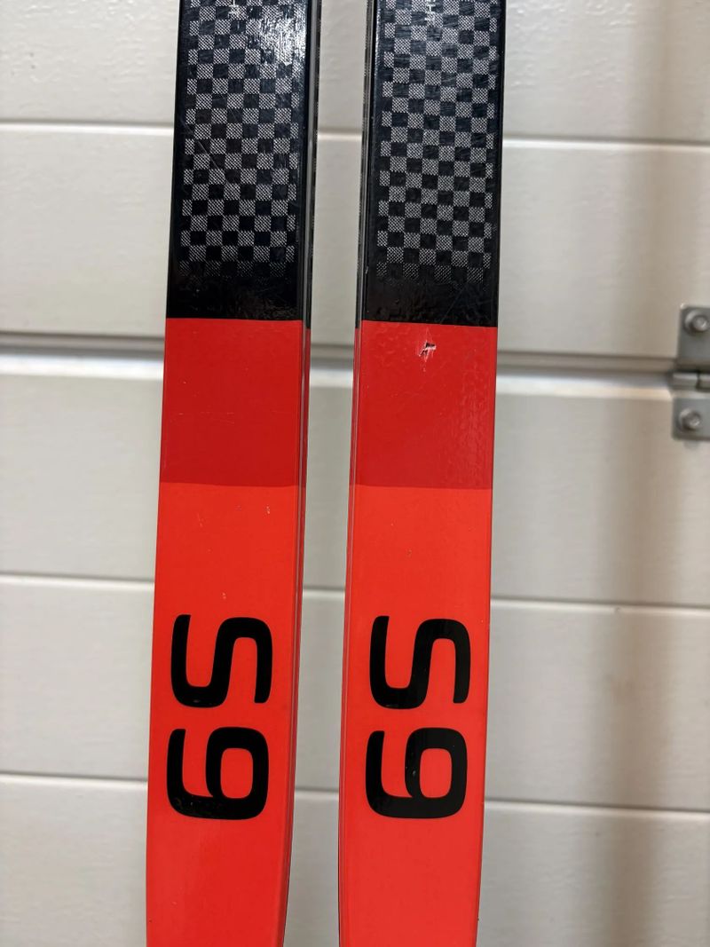 2× Atomic Redster S9 Carbon Skate 192 cm