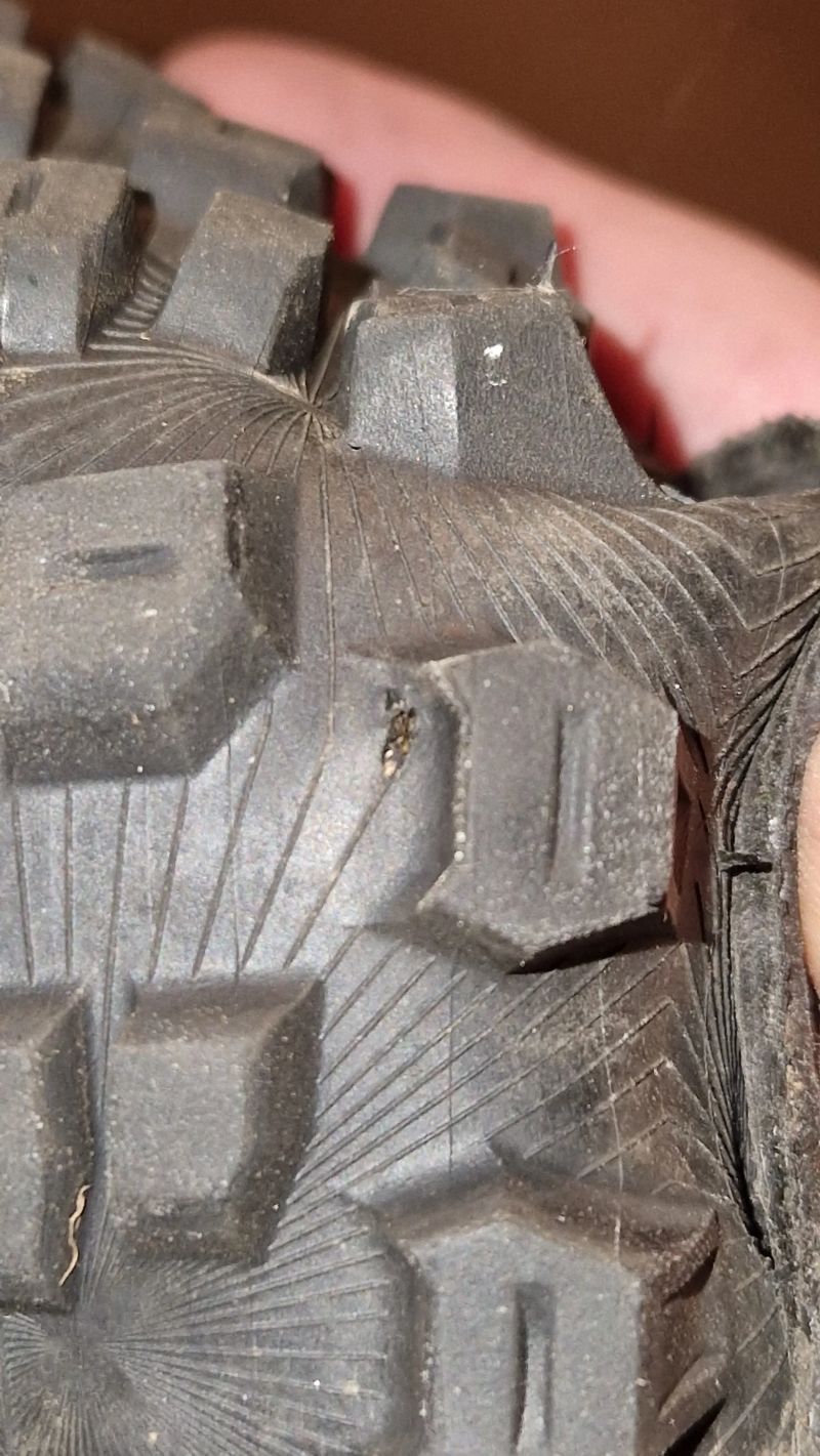 Continental Kryptotal 2,4 - skoro nové