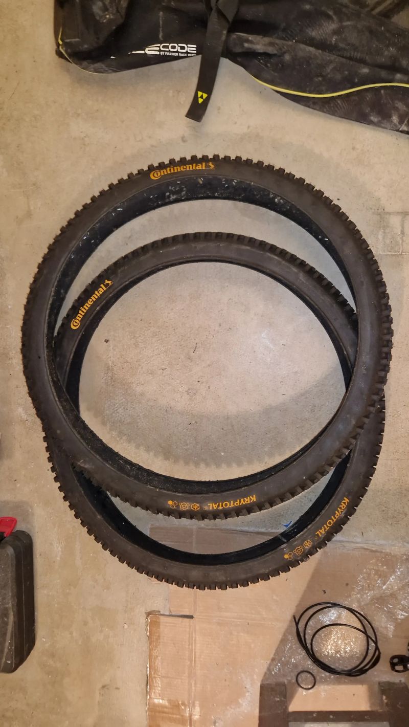 Continental Kryptotal 2,4 - skoro nové