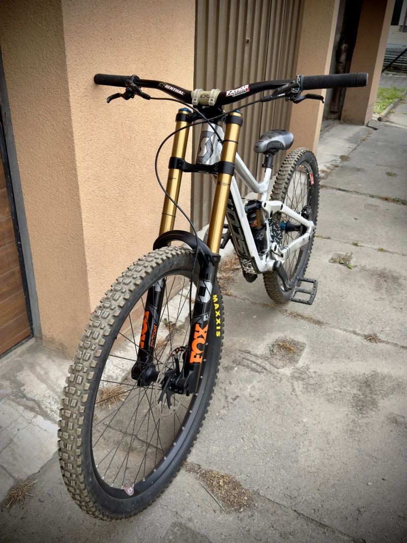 Scott Gambler 920 – Custom DH bike – Fox Factory – vel. M – možnost mullet