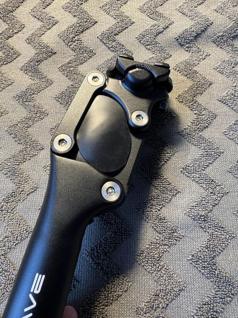 NOVÁ Sedlovka odpružená M-Wave 2 klouby 31.6x350mm