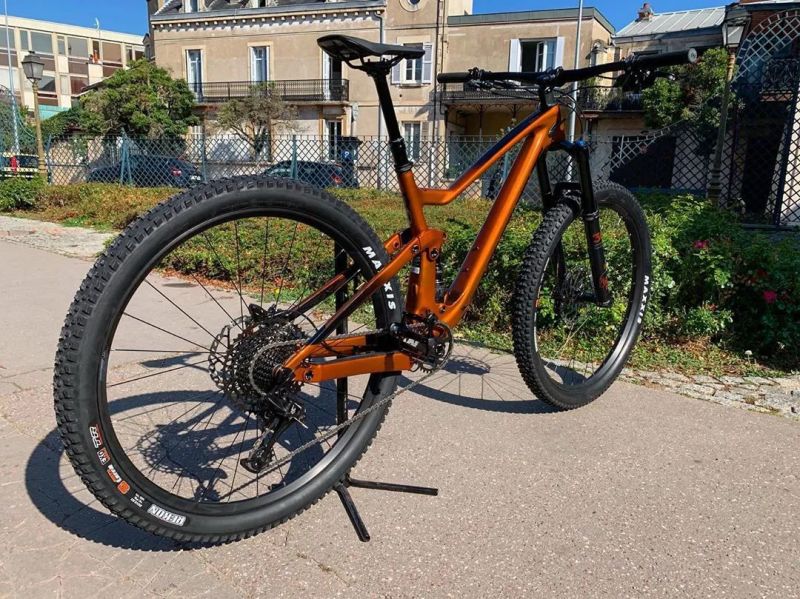 Prodám horské kolo Scott Genius 930 ve velikosti "L" vhodné na postavu 176-188 cm