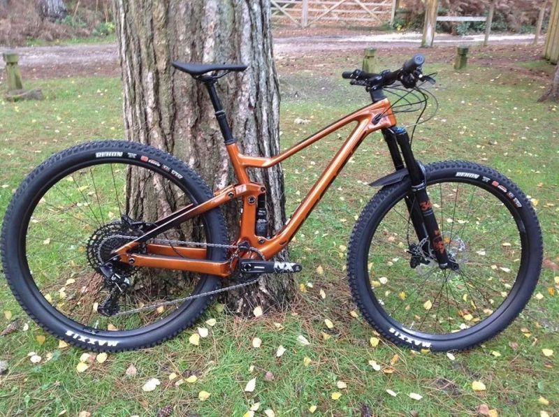 Prodám horské kolo Scott Genius 930 ve velikosti "L" vhodné na postavu 176-188 cm