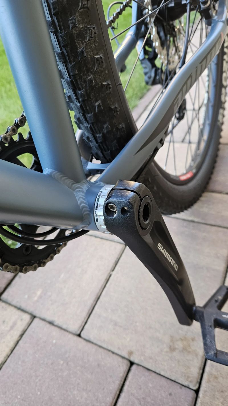 Author Context 29 - šedá-matná-červená 