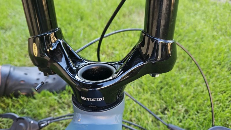 Author Context 29 - šedá-matná-červená 