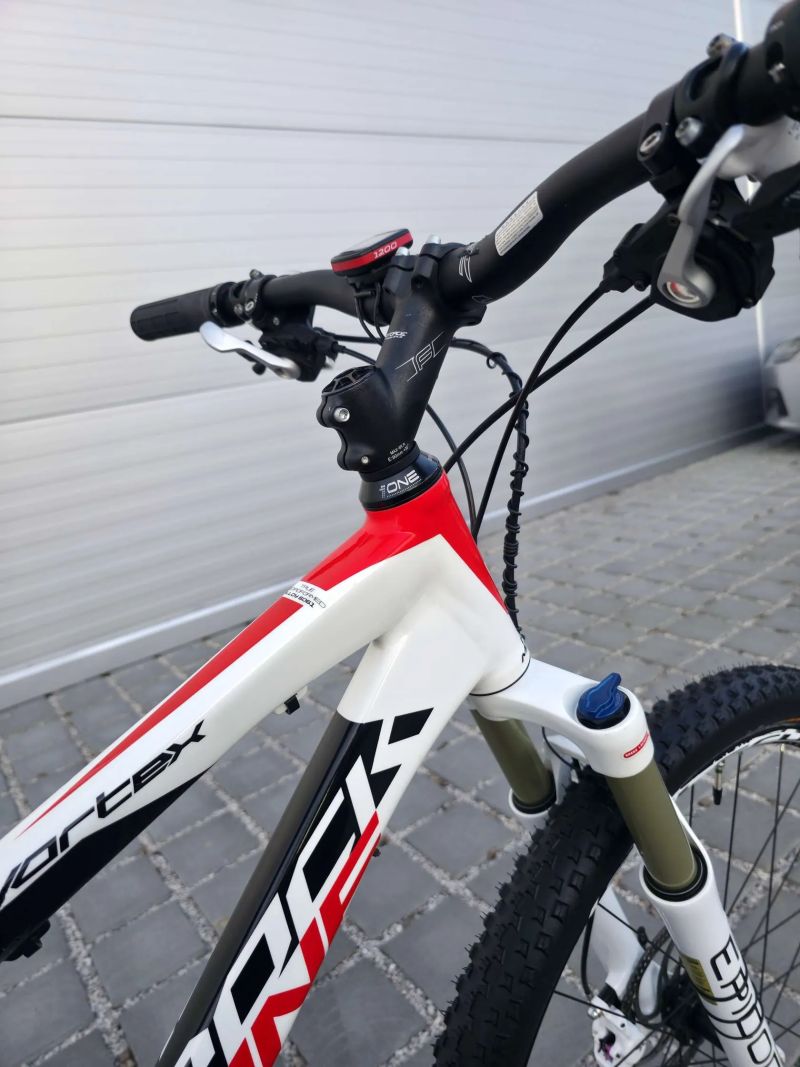 RockMachine Storm XC 70 26″ velikost XL / Shimano XT 3x10 / SR Suntour Epicon X2 / Formula RX