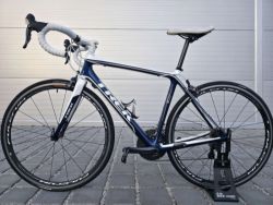 Silniční kolo Trek Madone 4.7 Carbon Ultegra – velikost 54cm (M)