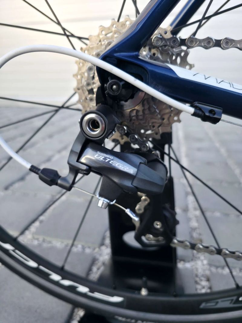 Silniční kolo Trek Madone 4.7 Carbon Ultegra – velikost 54cm (M)