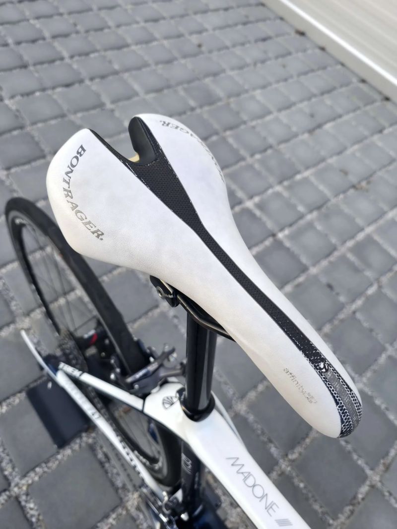 Silniční kolo Trek Madone 4.7 Carbon Ultegra – velikost 54cm (M)