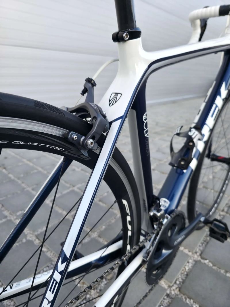 Silniční kolo Trek Madone 4.7 Carbon Ultegra – velikost 54cm (M)