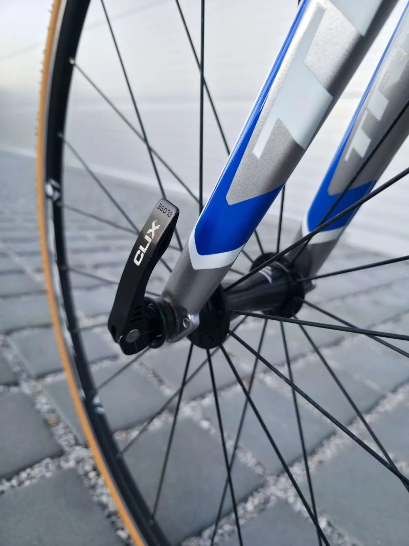 Silniční kolo Trek Alpha Aluminium 2.1 105 – velikost 56cm (L) / Shimano 105