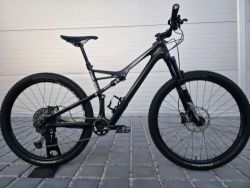 Specialized Camber Comp Carbon 29″ velikost M / Shimano XT 1x12 / Teleskopická sedlovka
