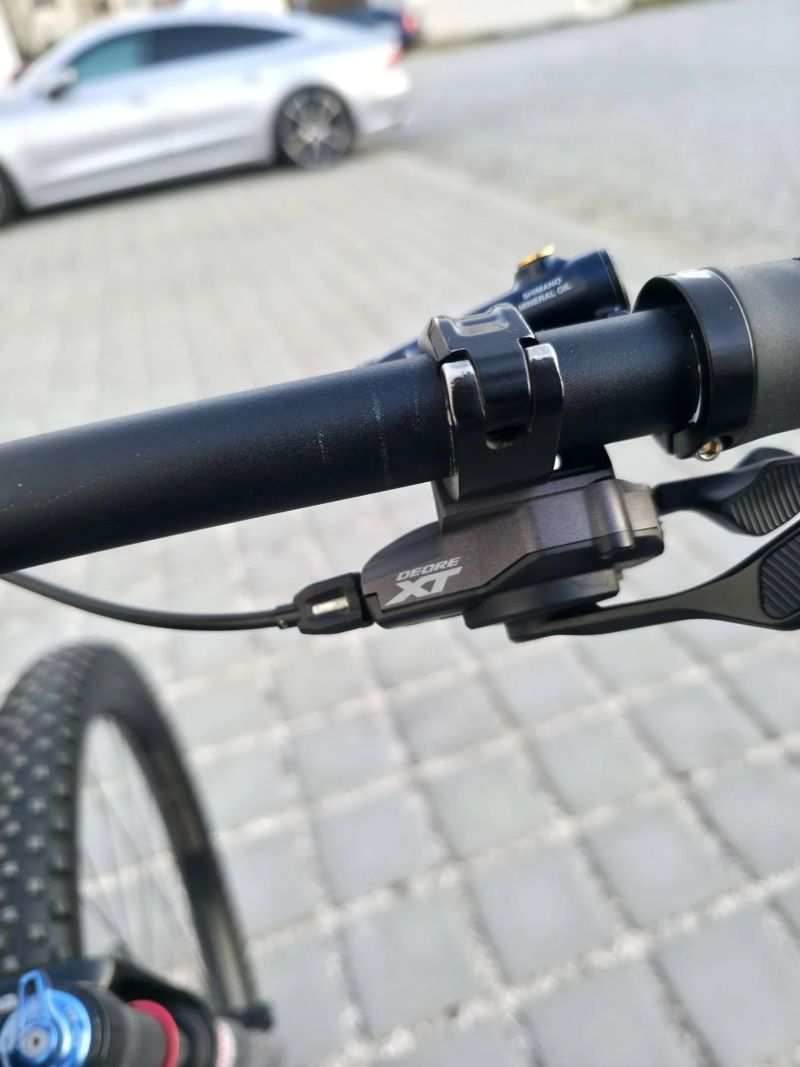 Specialized Camber Comp Carbon 29″ velikost M / Shimano XT 1x12 / Teleskopická sedlovka