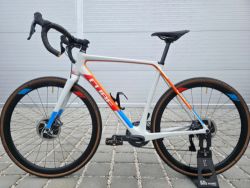 Cyklokrosové kolo Cube Cross Race C:62 SLT Ultegra RX Di2 – velikost 56cm (L) / karbonové kola