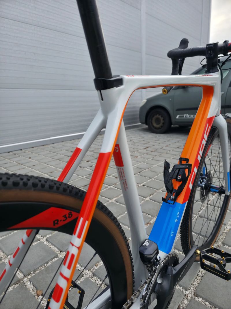 Cyklokrosové kolo Cube Cross Race C:62 SLT Ultegra RX Di2 – velikost 56cm (L) / karbonové kola