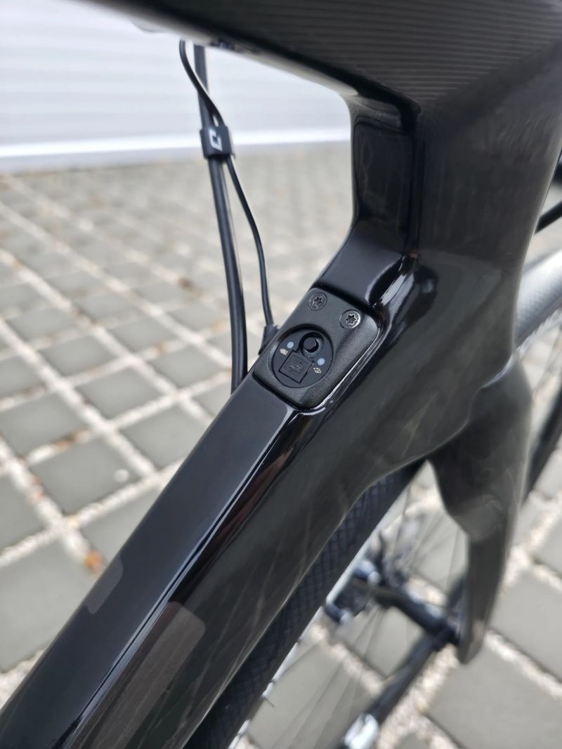 Silniční kolo BMC Roadmachine ONE 02 Carbon 2021 Ultegra Di2 – velikost 54cm (M