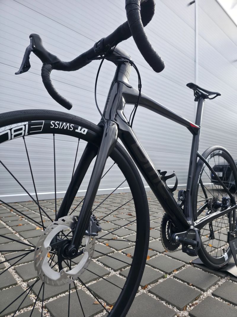 Silniční kolo BMC Roadmachine ONE 02 Carbon 2021 Ultegra Di2 – velikost 54cm (M