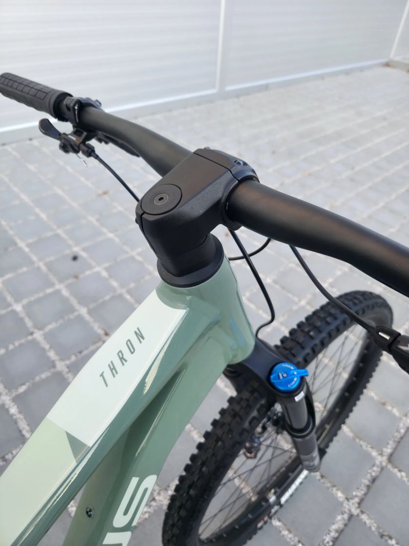 Focus Thron 6.9 2022 29″ velikost XL / Shimano XT / FOX 34 / NOVÉ