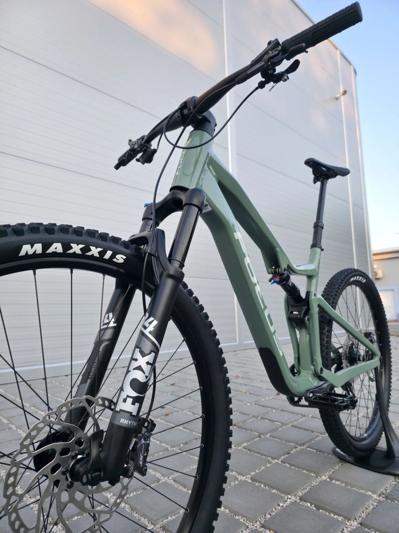 Focus Thron 6.9 2022 29″ velikost XL / Shimano XT / FOX 34 / NOVÉ